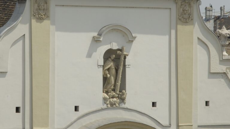 web_kiemelt_alkantarai_homlokzat