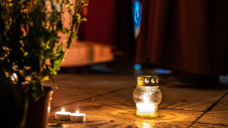 webkiemelt_vashir_mindenszentek_előtt