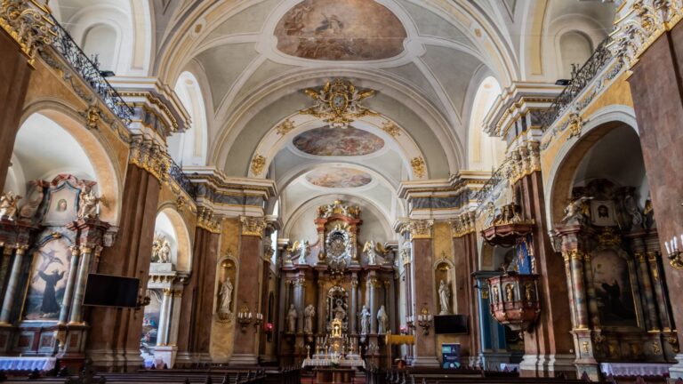 templombelső totál